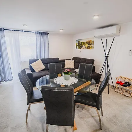 Trta With Vineyard View *